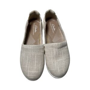 Clarks Cloudsteppers Woman’s Canvas Slip-Ons Breeze Step Natural Size 7.5